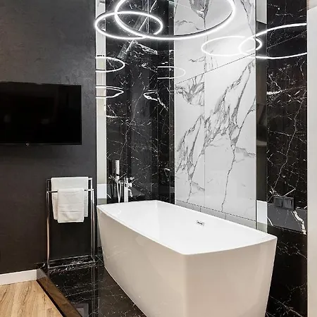 Lovely On Drahomanova Street Апартаменти Львів