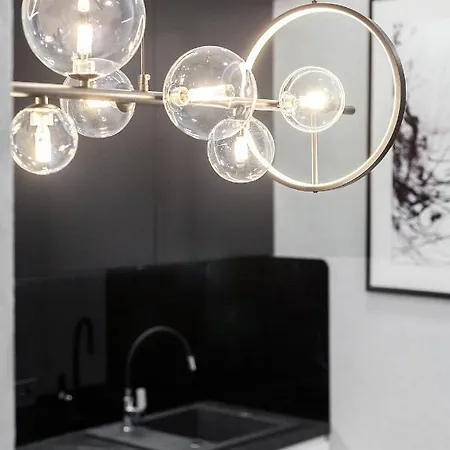 Апартаменти Lovely On Drahomanova Street *