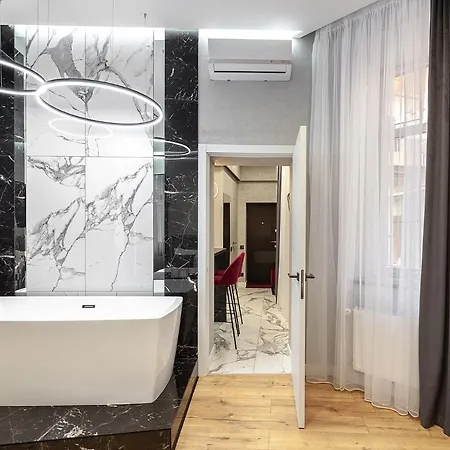 Lovely On Drahomanova Street Apartment