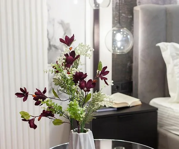 Lovely On Drahomanova Street Appartement