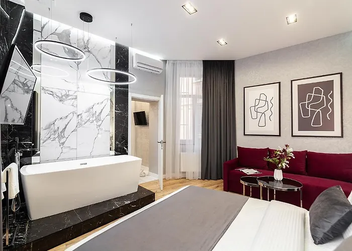 Lovely On Drahomanova Street