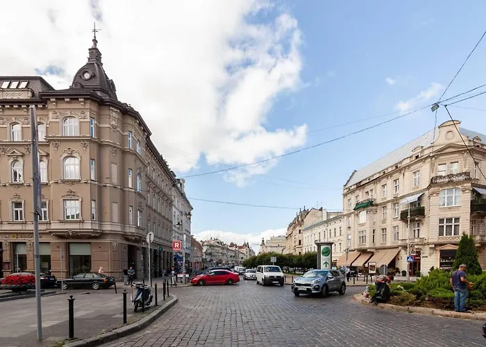 Lovely On Drahomanova Street Apartment *