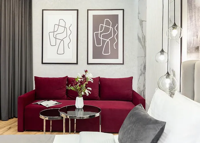 Lovely On Drahomanova Street Apartment