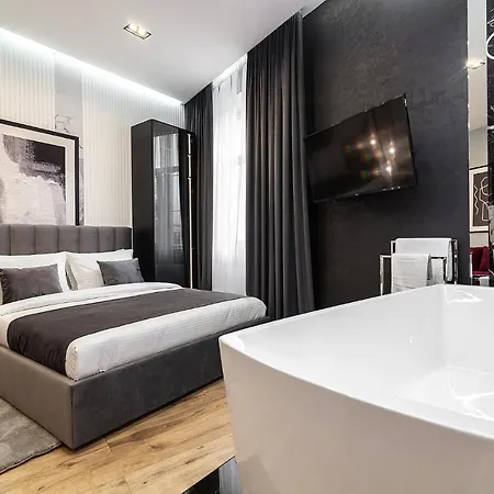 아파트 Lovely On Drahomanova Street