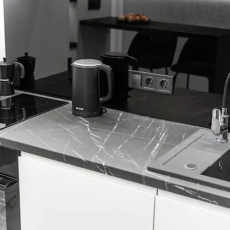 Lovely On Drahomanova Street * 리비프