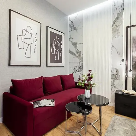 아파트 Lovely On Drahomanova Street 리비프