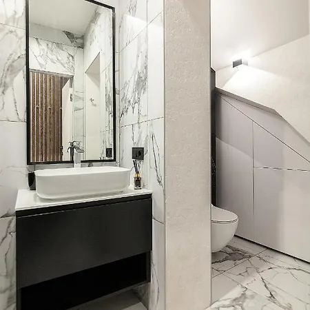 Lovely On Drahomanova Street 아파트